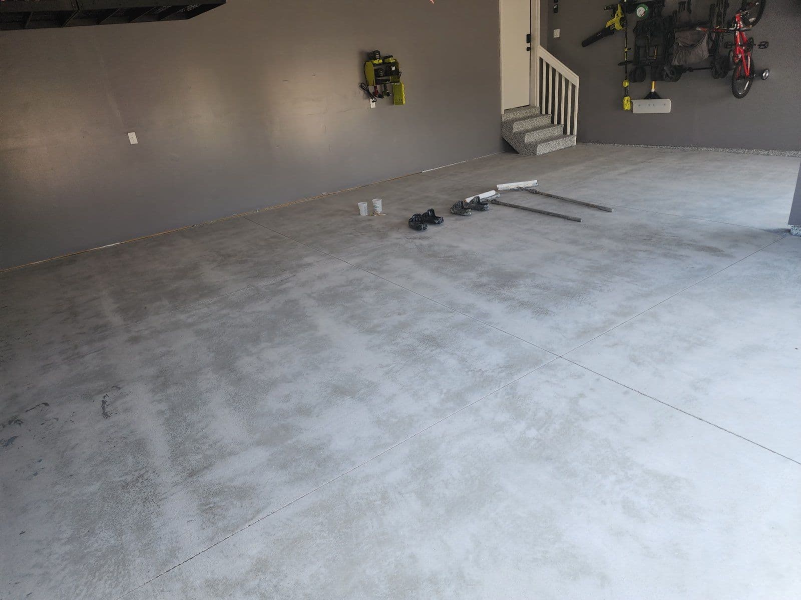 Gallery photos for Garage Transformation with Flaked Epoxy Flooring: Image #2