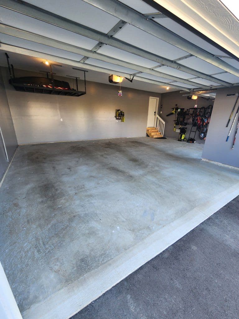 Gallery photos for Garage Transformation with Flaked Epoxy Flooring: Image #3