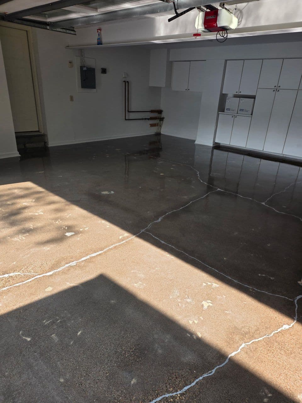 Gallery photos for Stunning Garage Floor Revamp with Flaked Epoxy: Image #2