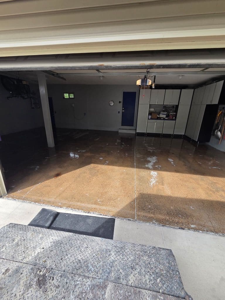 Gallery photos for Transform Your Garage with Our Flaked Epoxy Floors: Image #2