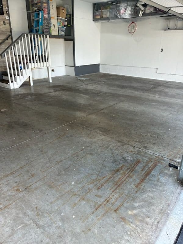 Gallery photos for Stunning Garage Transformation with Flaked Epoxy: Image #3